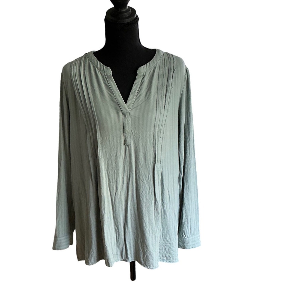 J. Jill Sage Green Pintuck Pleated‎ Split V-Neck Viscose Blouse  XS Long Sleeve